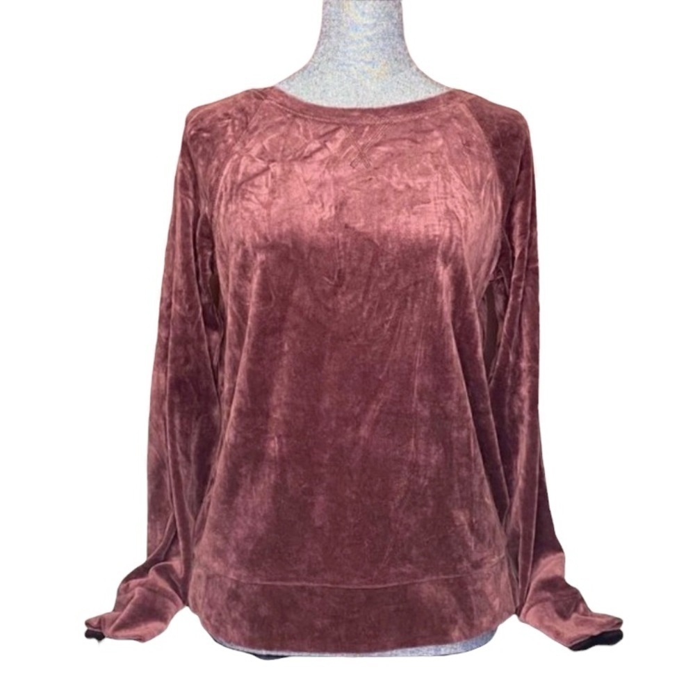 Old Navy burgundy crew neck sweater
size Small velvet like women